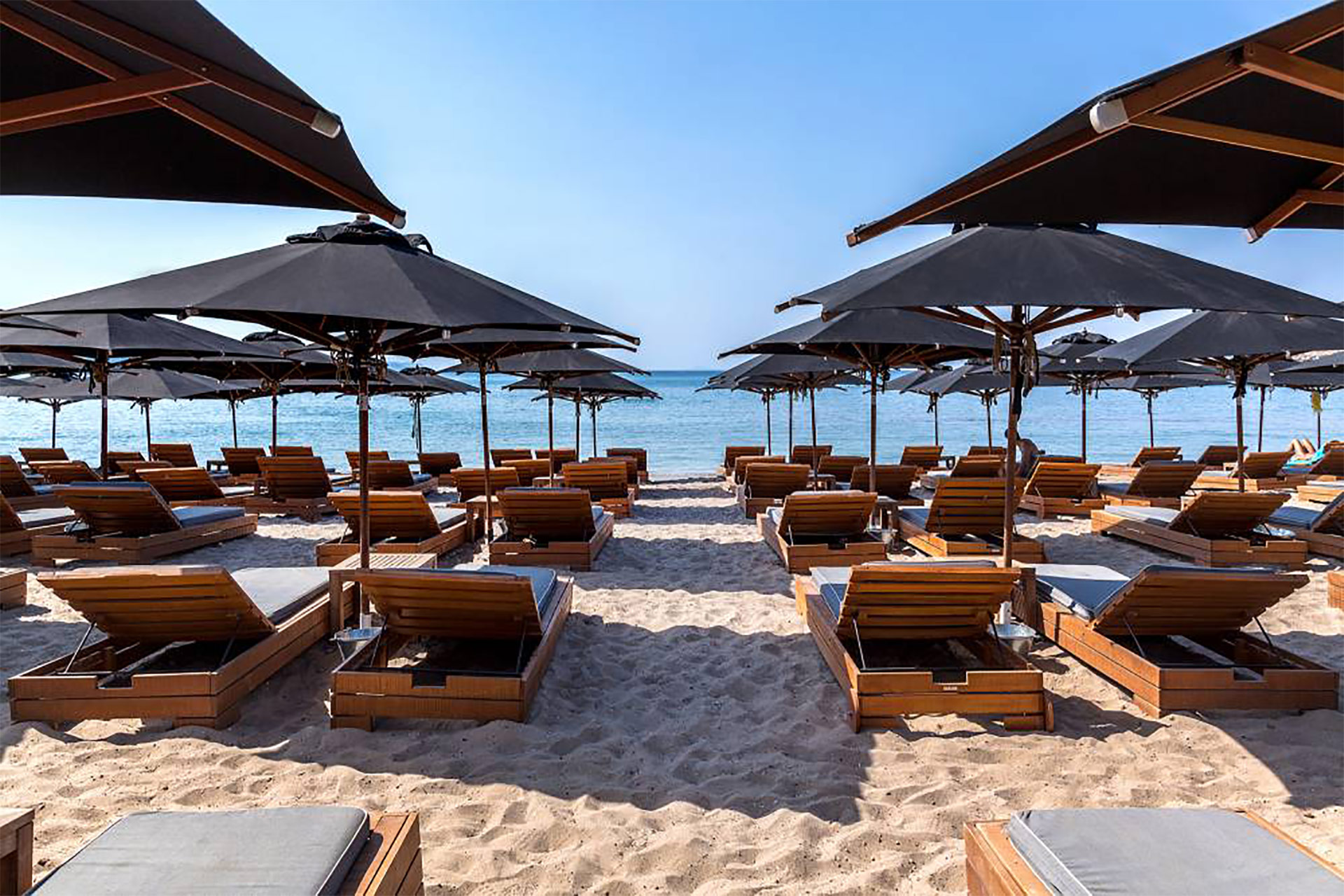 Mykonos paradise beach