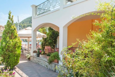 Athesis Hotel Apartments (voorheen Iris)