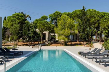 Akrotiri Suites