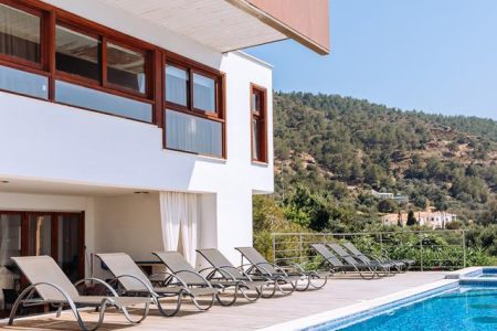 Z&X Holiday Villas