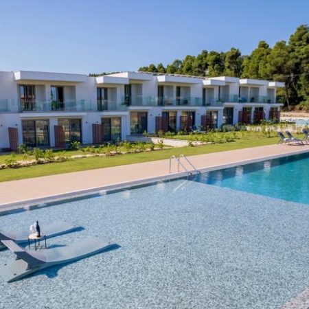 Oikos Sani Suites