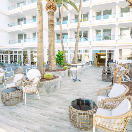 Coral Ocean View – adults only