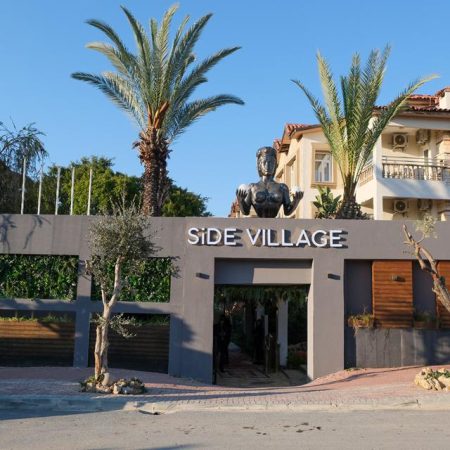 Hotel Side Village Family