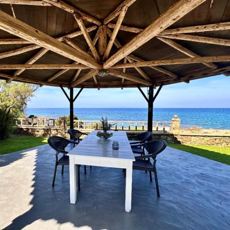 Genari beach apartments